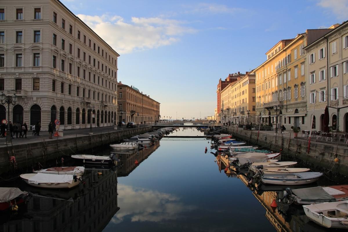 acqua barca canali trieste trieste 1