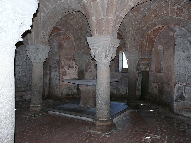 acquapendente basilica san sepolcro cripta