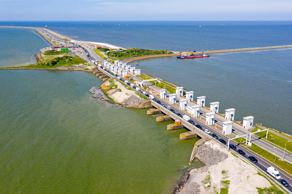 aerial esclusas kornwerderzand afsluitdijk paises bajos