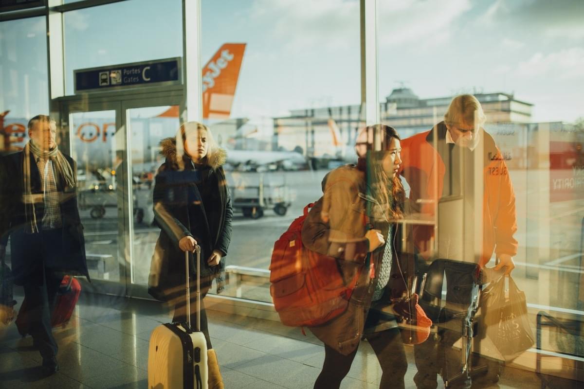 aeroporto i viaggiatori persone