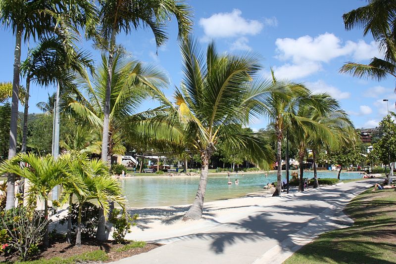 airlie beach swimming lagoon pool