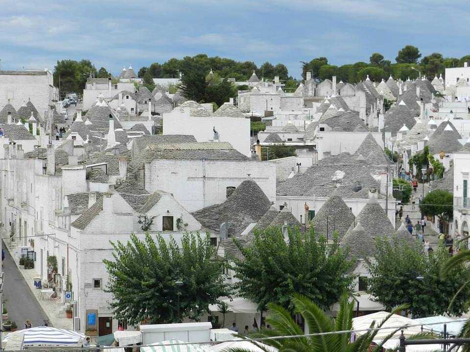 alberobello e la sua caratteristica architettura