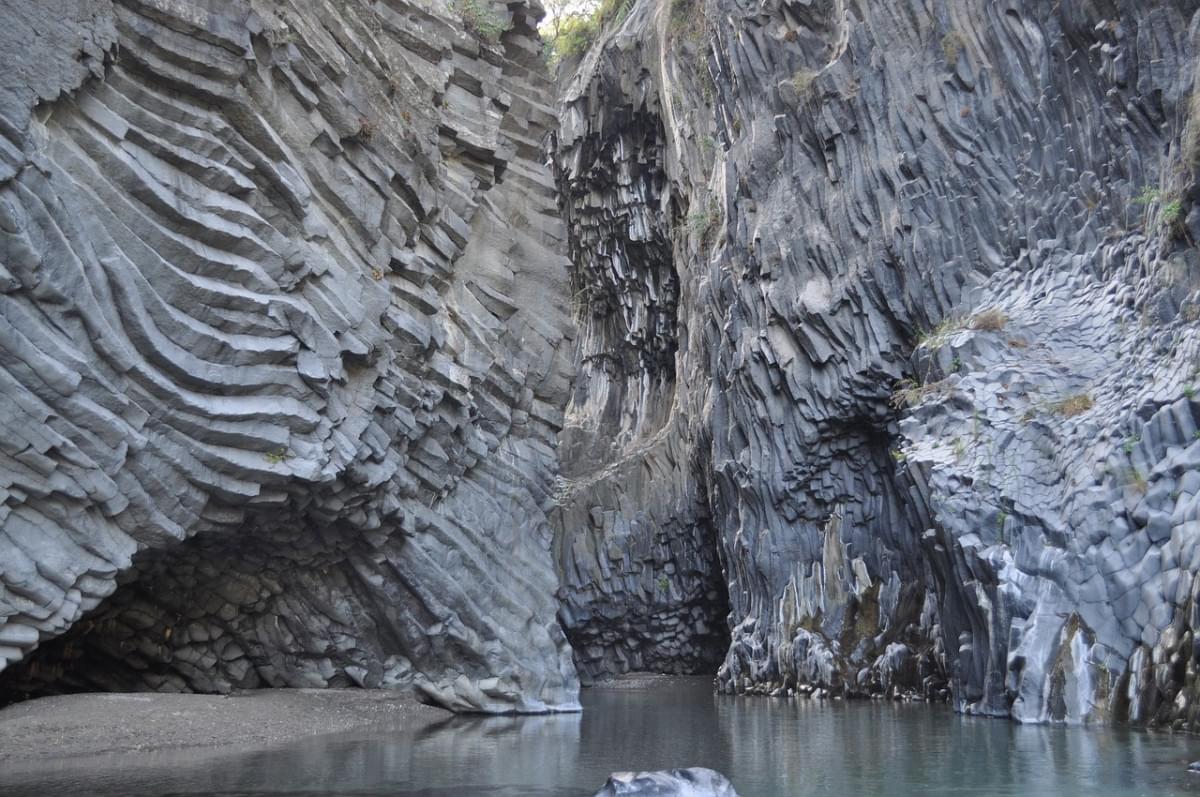 alcantara sicilia messina grotta 1