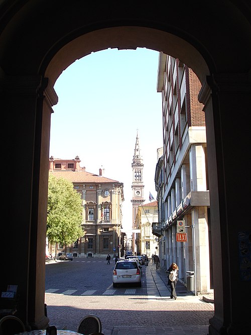 alessandria piazza della liberta e il campanile del duomo