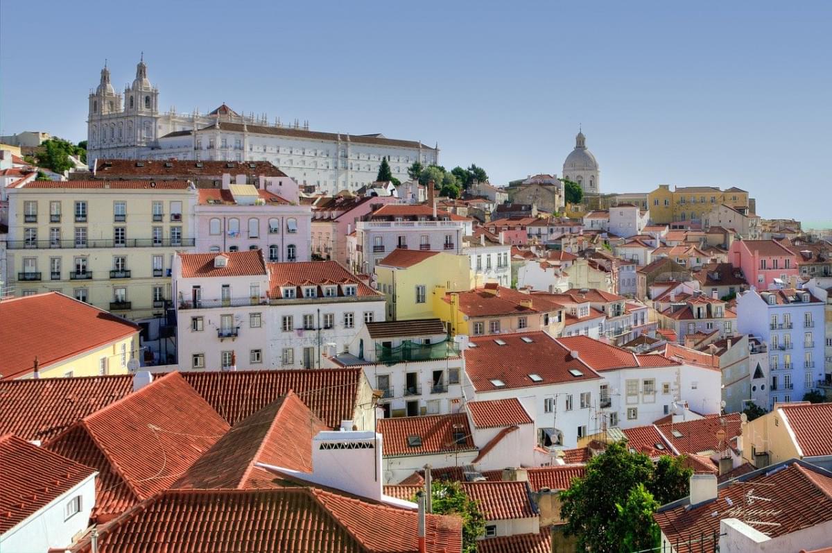 alfama lisbona colori portogallo 1