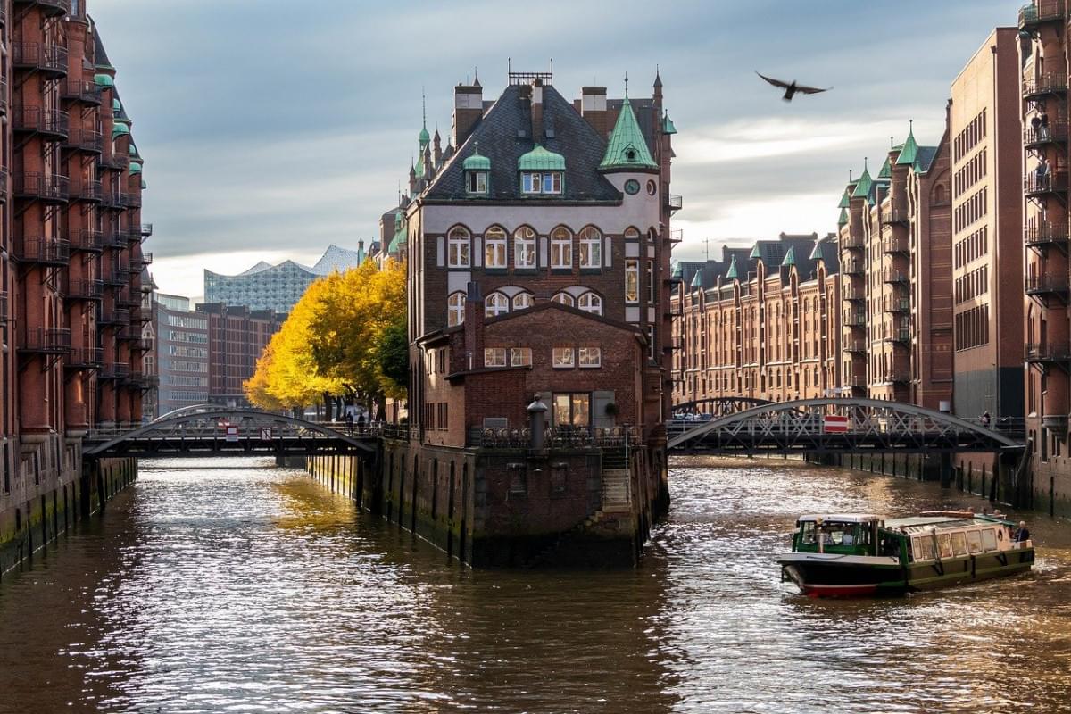 amburgo speicherstadt canale