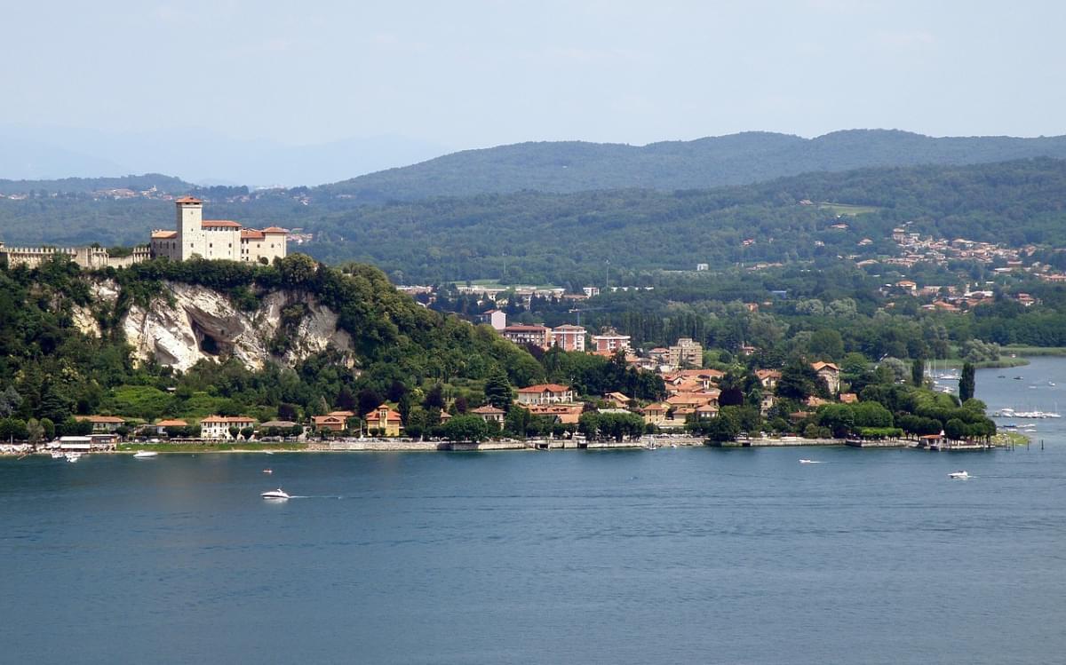 angera lago varese panoramica