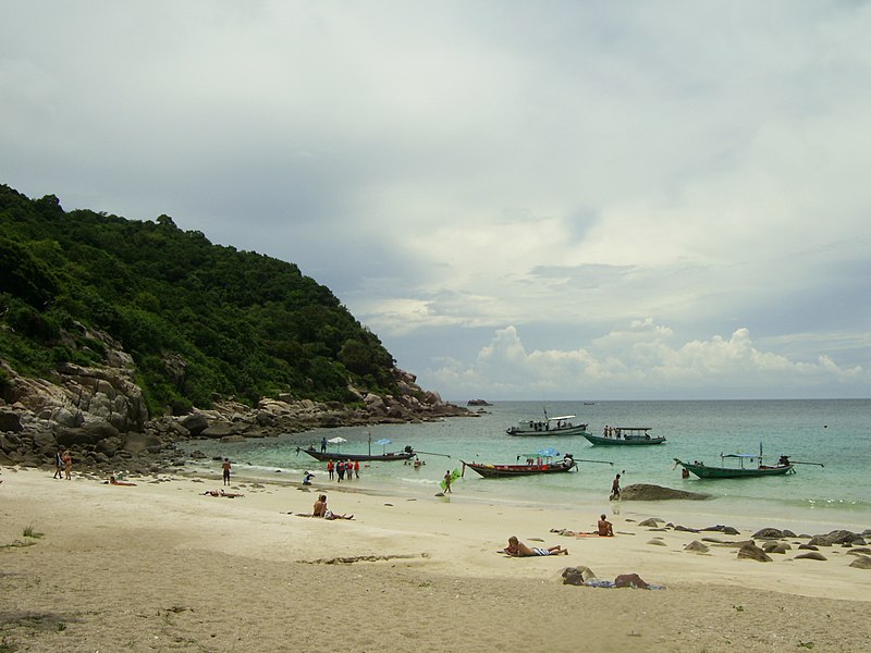 ao leuk beach in ko tao thailand