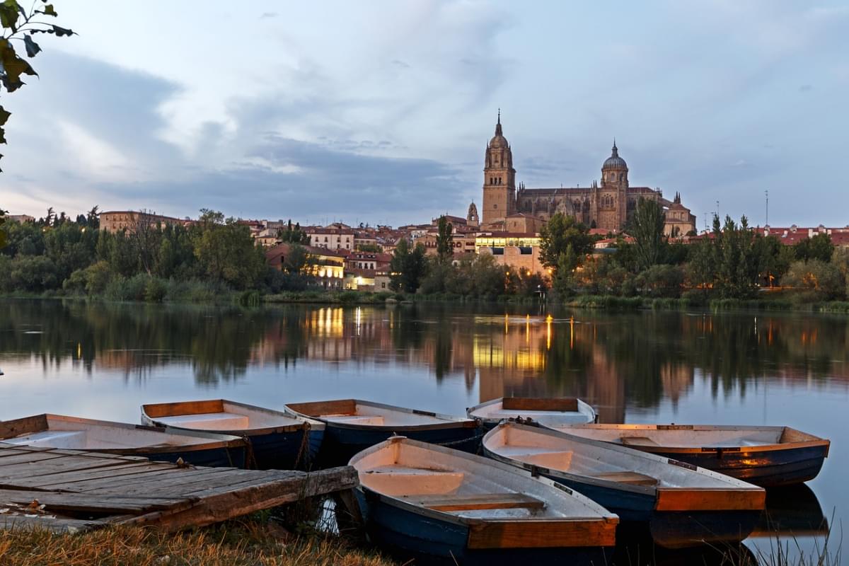 architettura fiume barche panorama