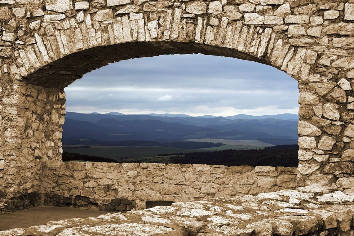 arco castello patrimonio unesco