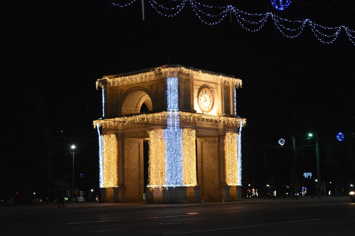 arco di trionfo piazza centrale 1