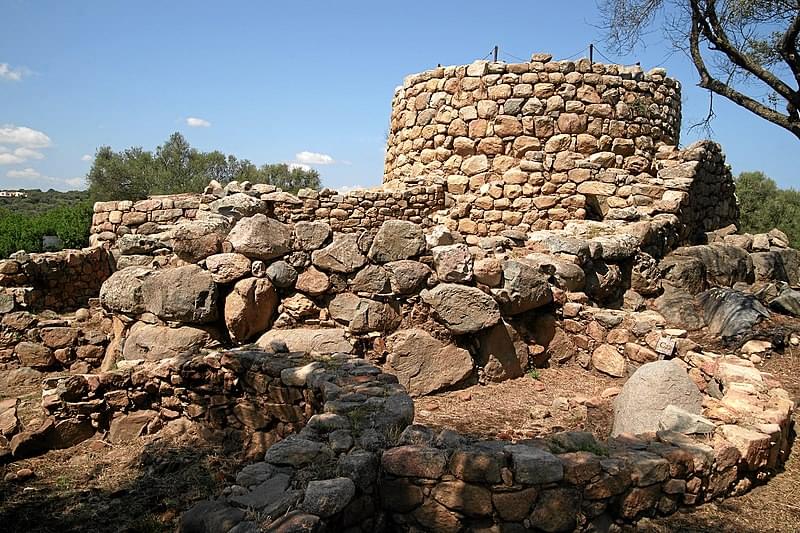 arzachena nuraghe