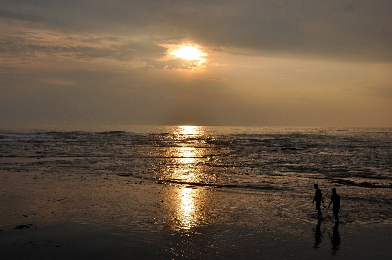 atardecer playa anyer cinangka