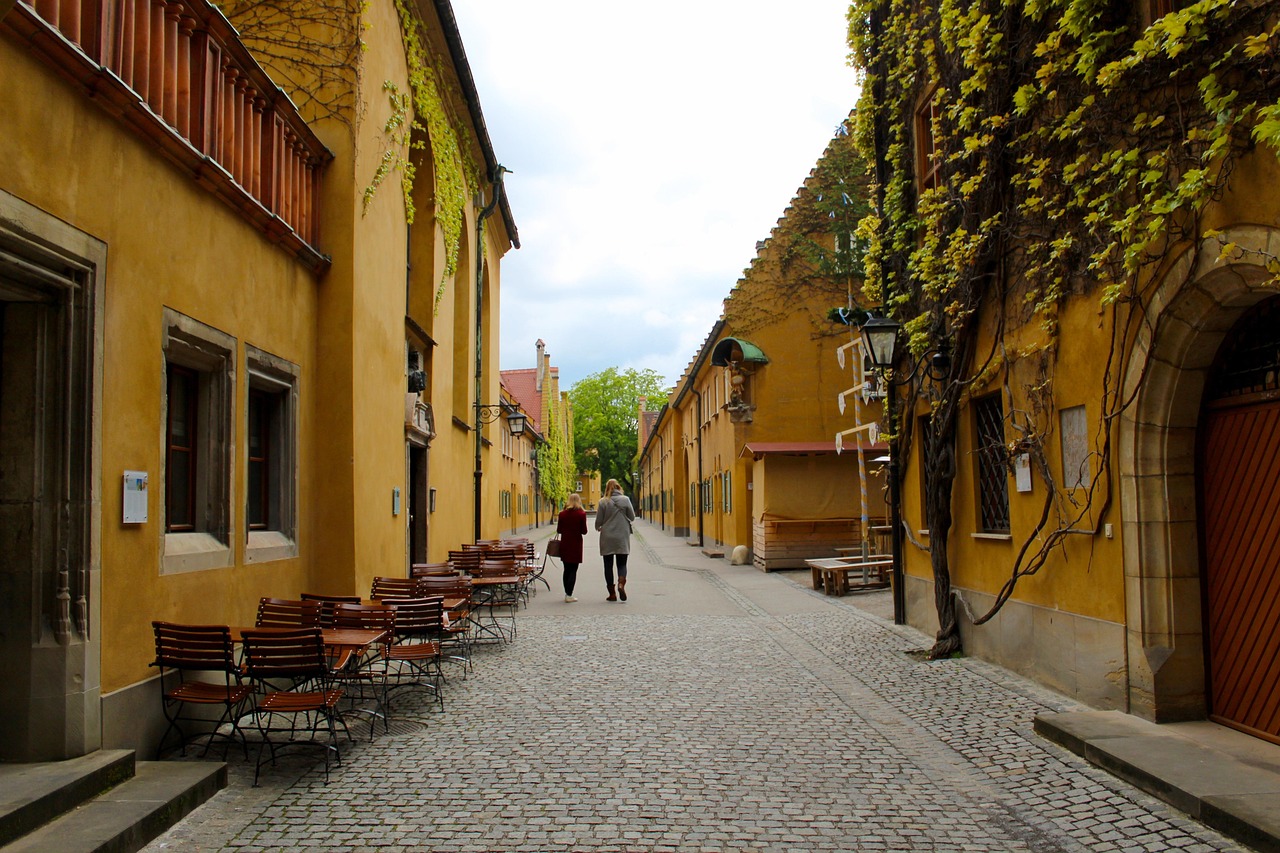 augsburg fuggerei geb c3 a4ude bayern