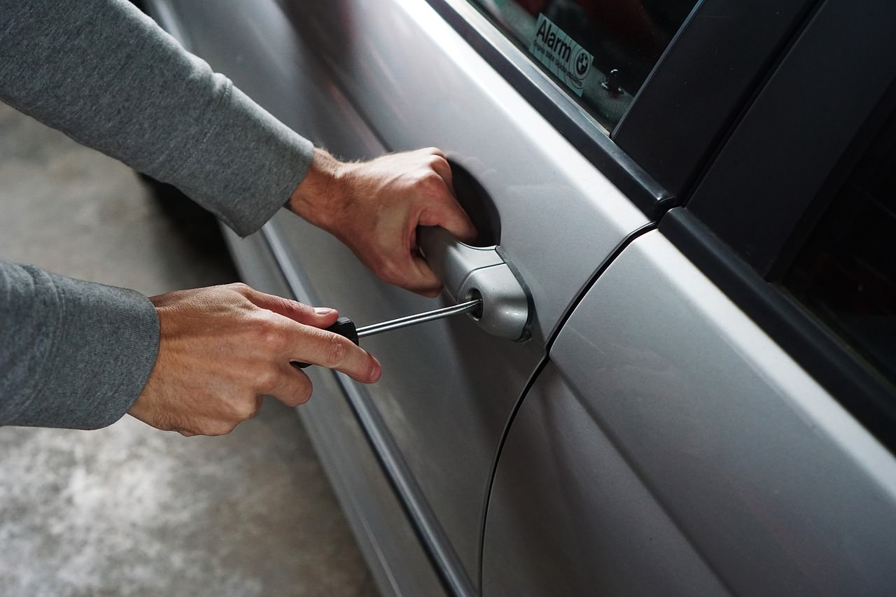 Auto Furto Con Scasso Ladro