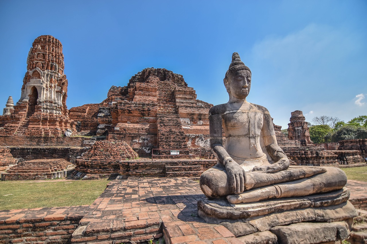 ayutthaya buddha