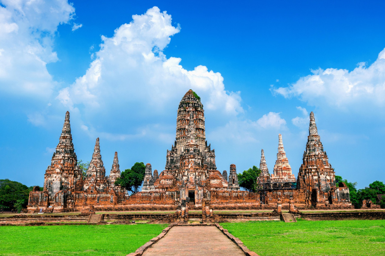 ayutthaya historical park wat chaiwatthanaram buddhist temple thailand