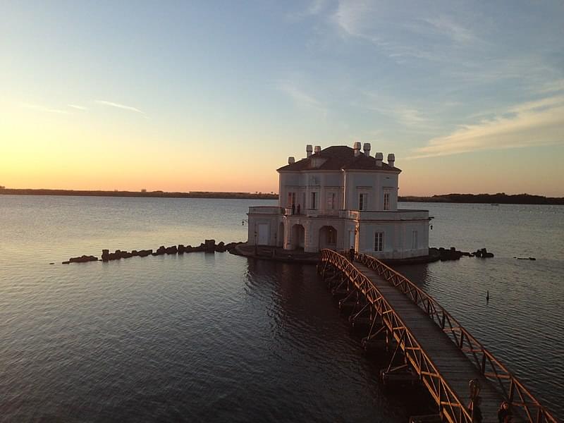 bacoli casina vanvitelliana lago del fusaro bacoli