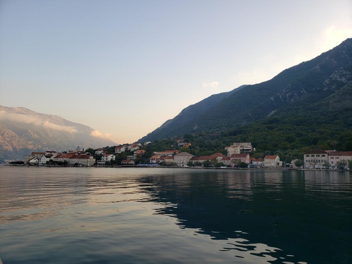 baia di kotor montenegro balcanico