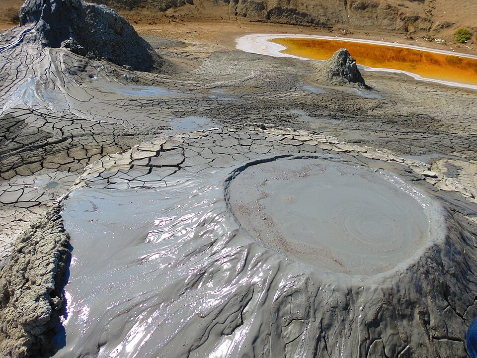bala bahar mud volcano 1 photo by uzeyir mikayilov