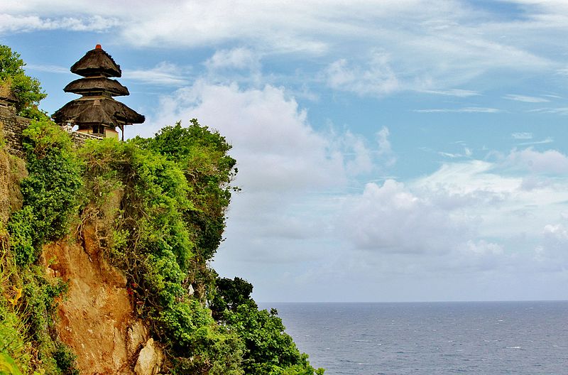 bali indonesia uluwatu temple