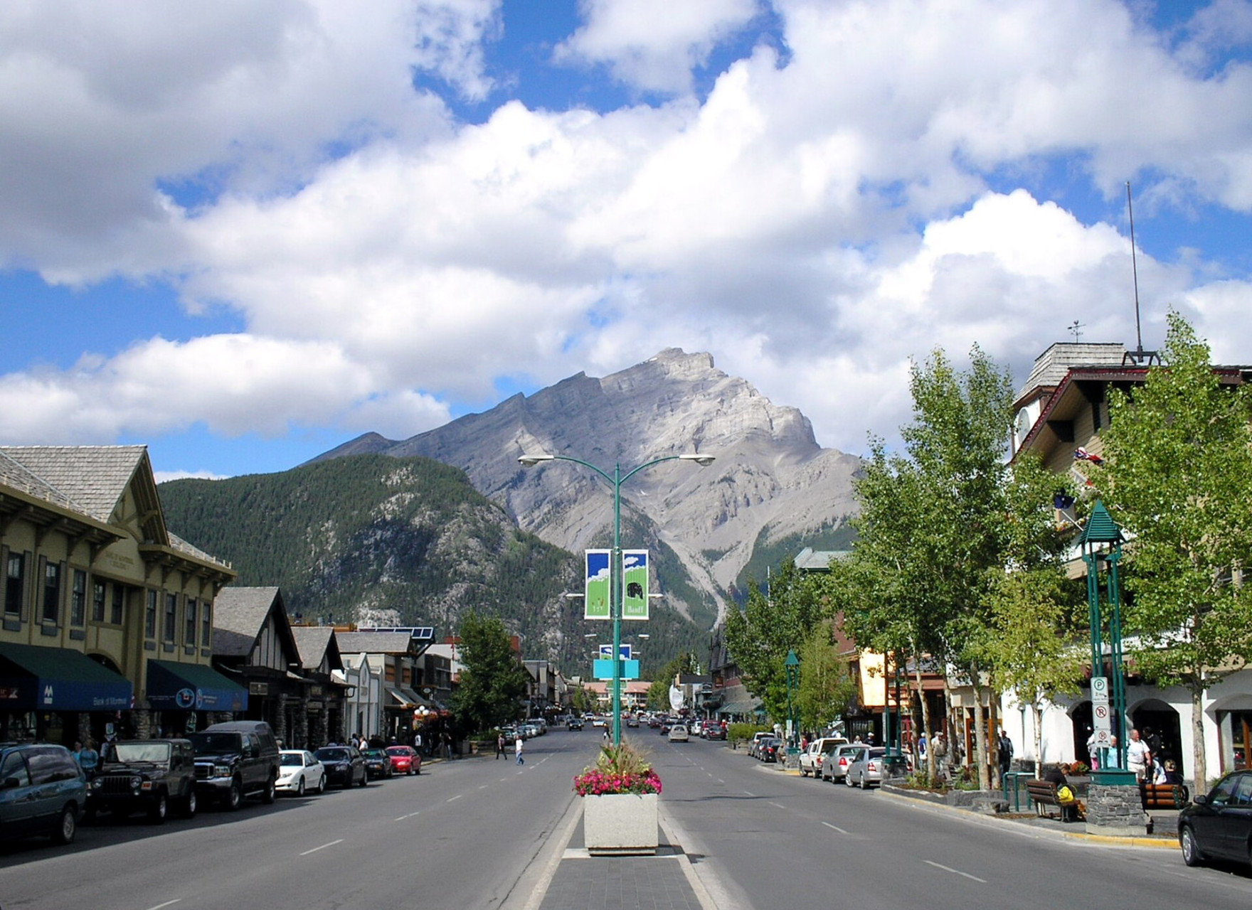 banffavenue cascademountain01