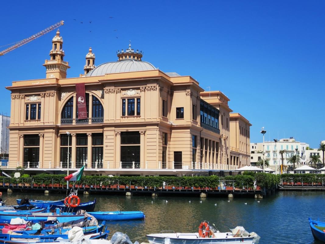 bari puglia italia teatro 1