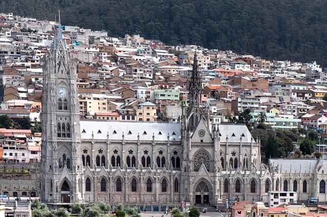 basilica del voto nacional Quito
