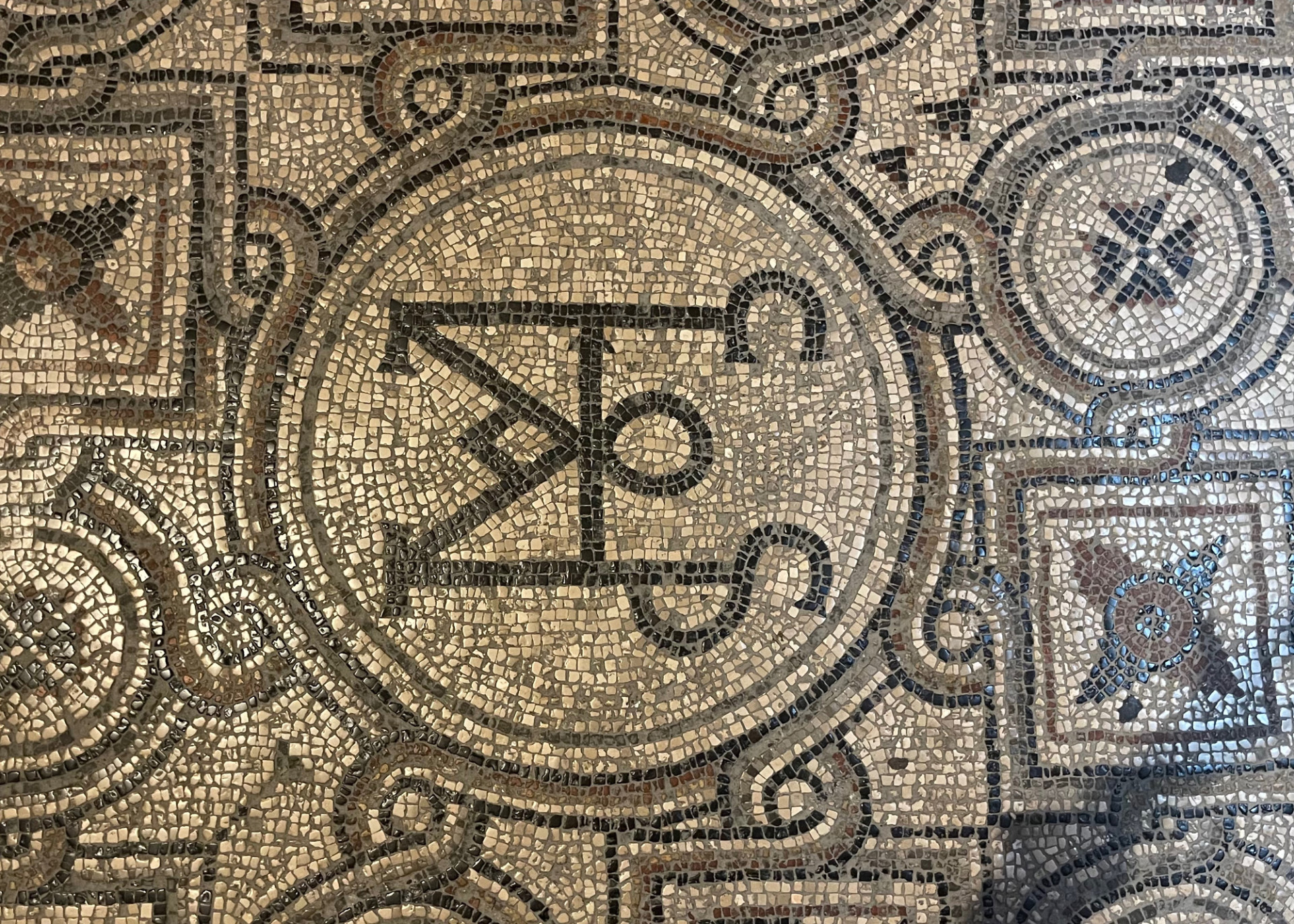 basilica di sant eufemia pavimento