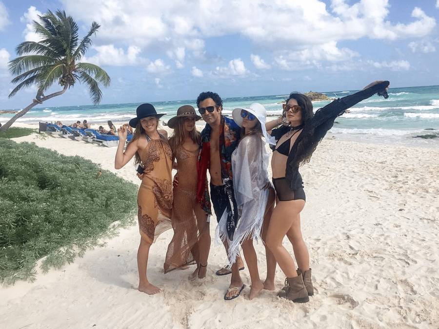 Ragazze sulla spiaggia