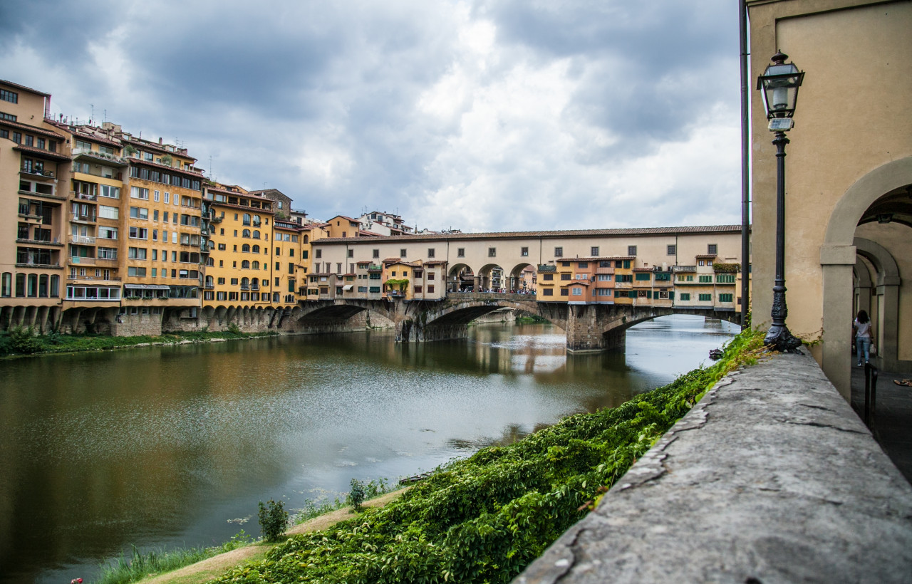 beautiful shot ponte vecchio florence italy with cloudy gray sky background
