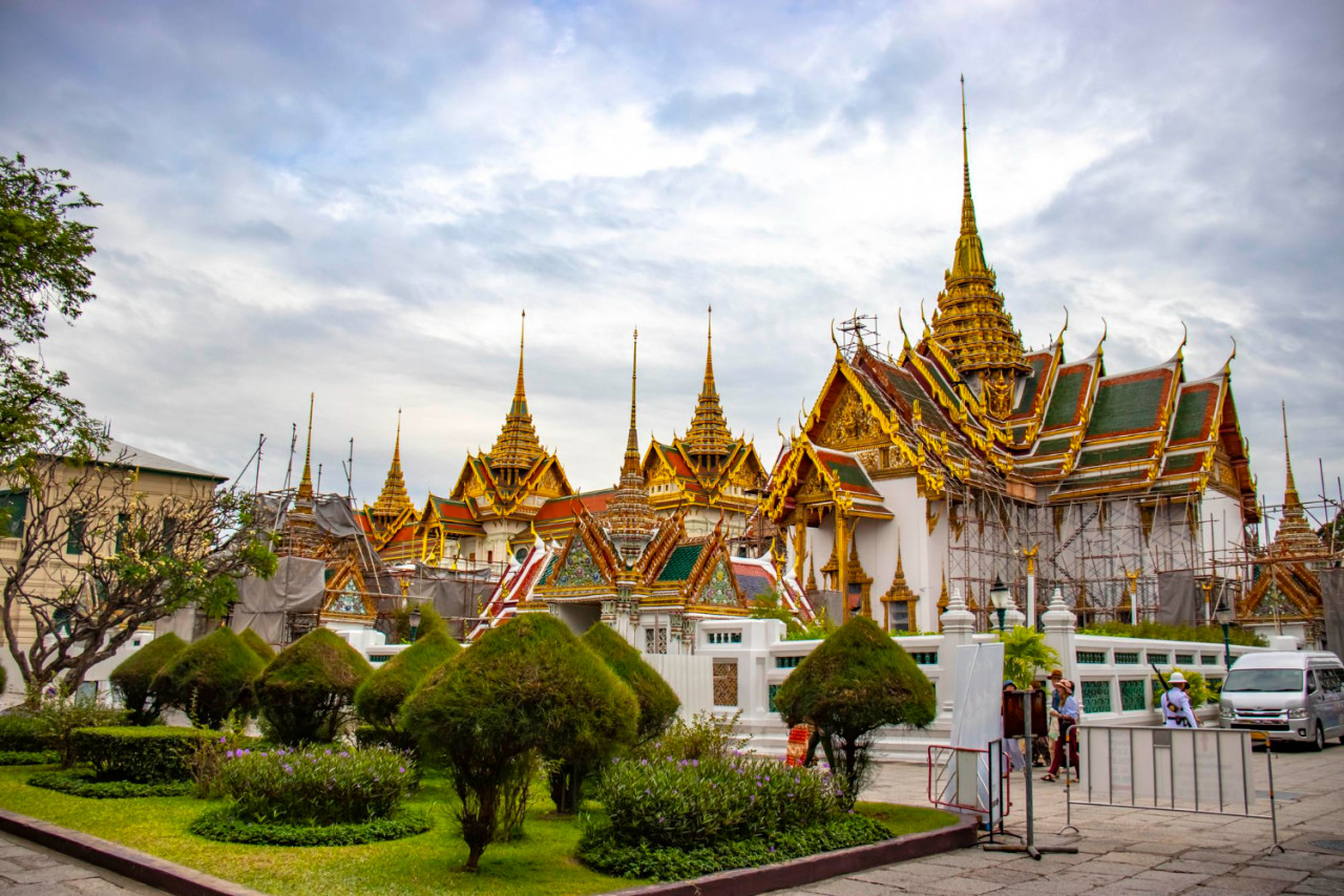 beautiful view grand palace wat phra kaew temple bangkok thailand