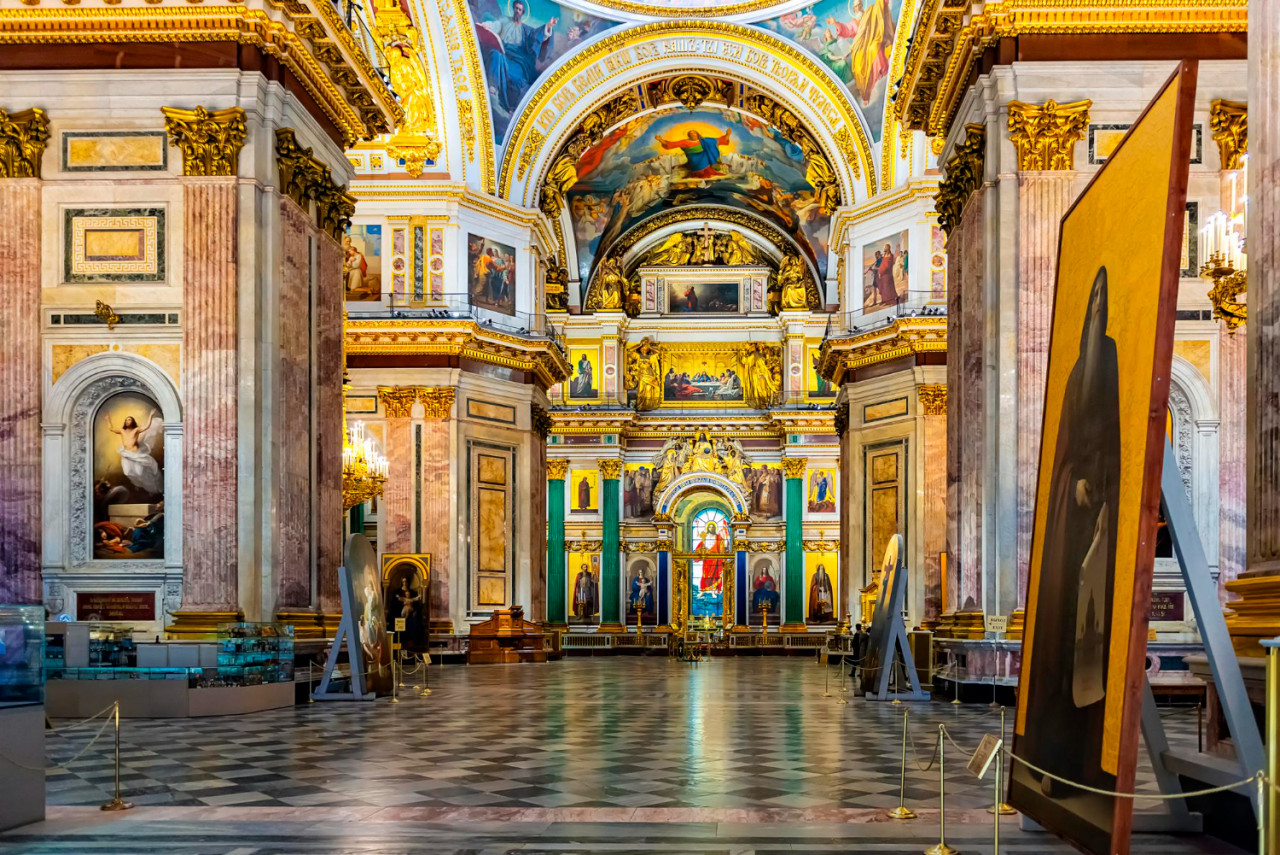 beauty grandeur st isaac s cathedral st petersburg