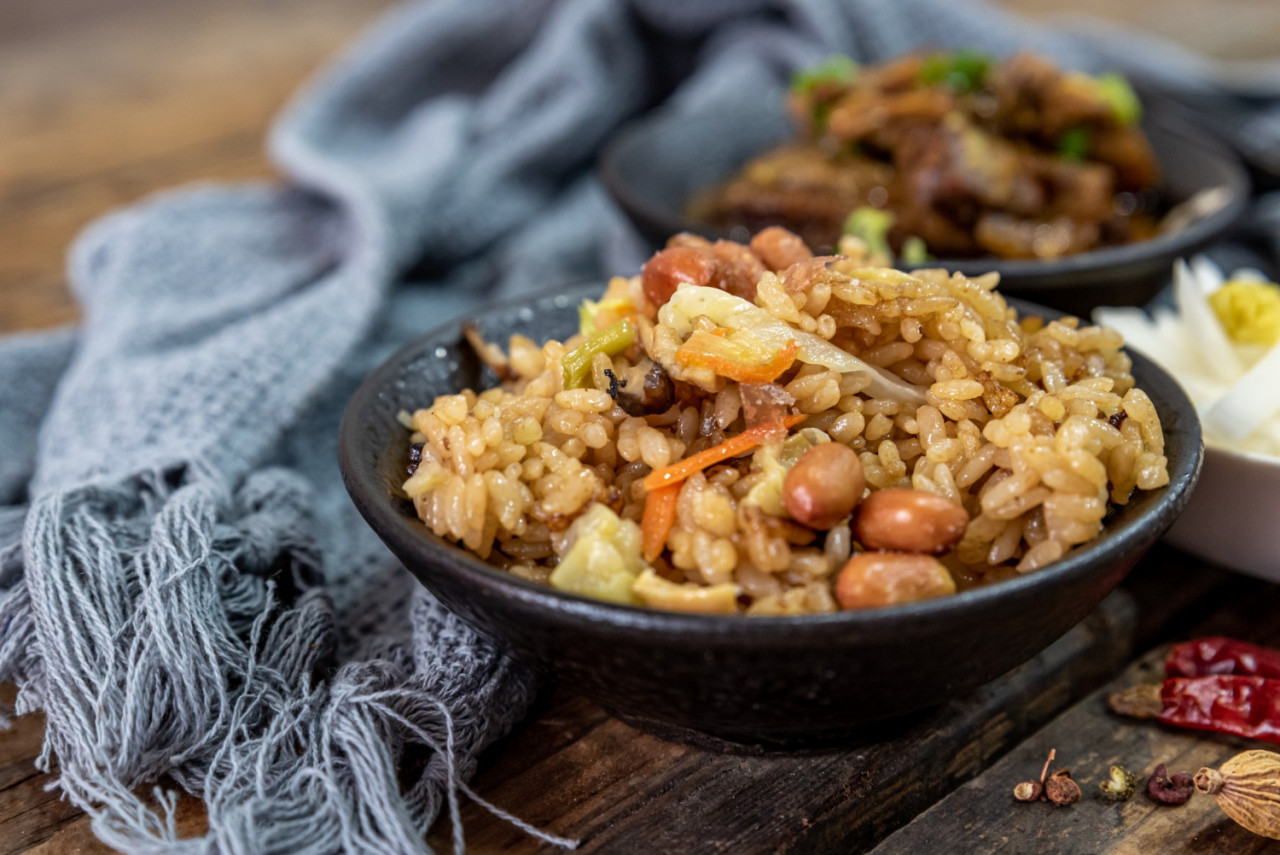 beef food side dishes are wood grain table