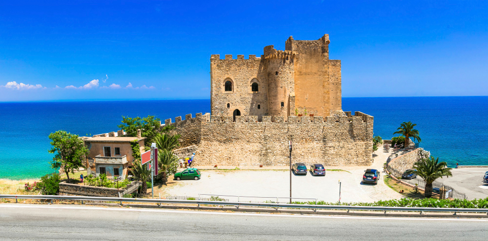 belle spiagge e castelli d italia roseto capo spulico in calabria