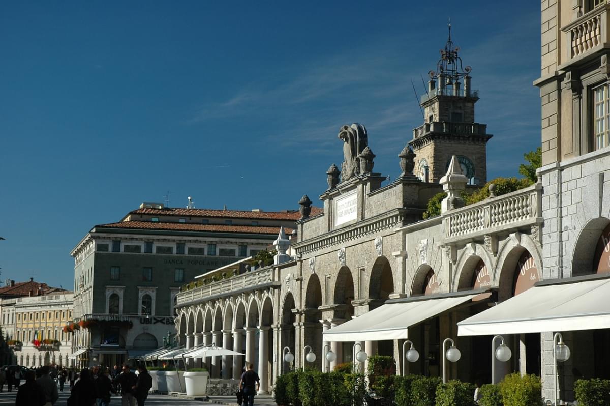 bergamo italia piazza