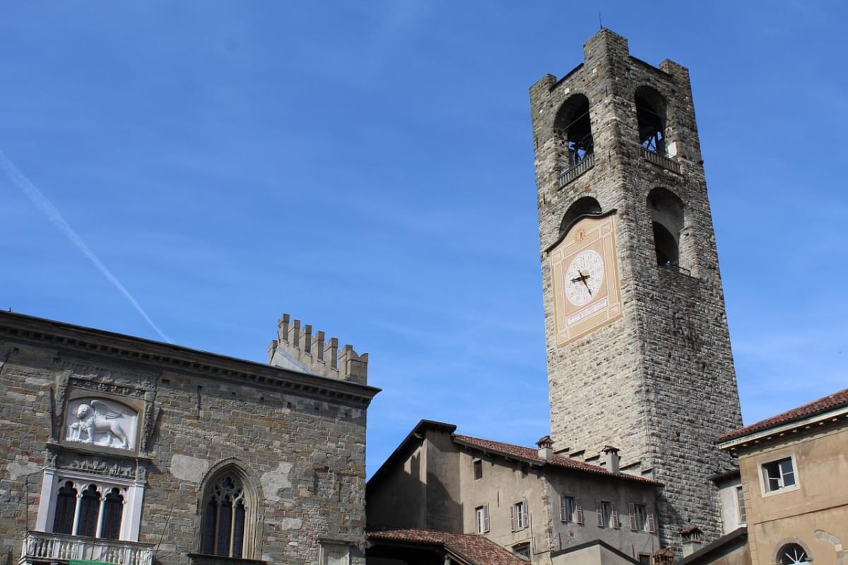 bergamo piazza vecchia campanone 2