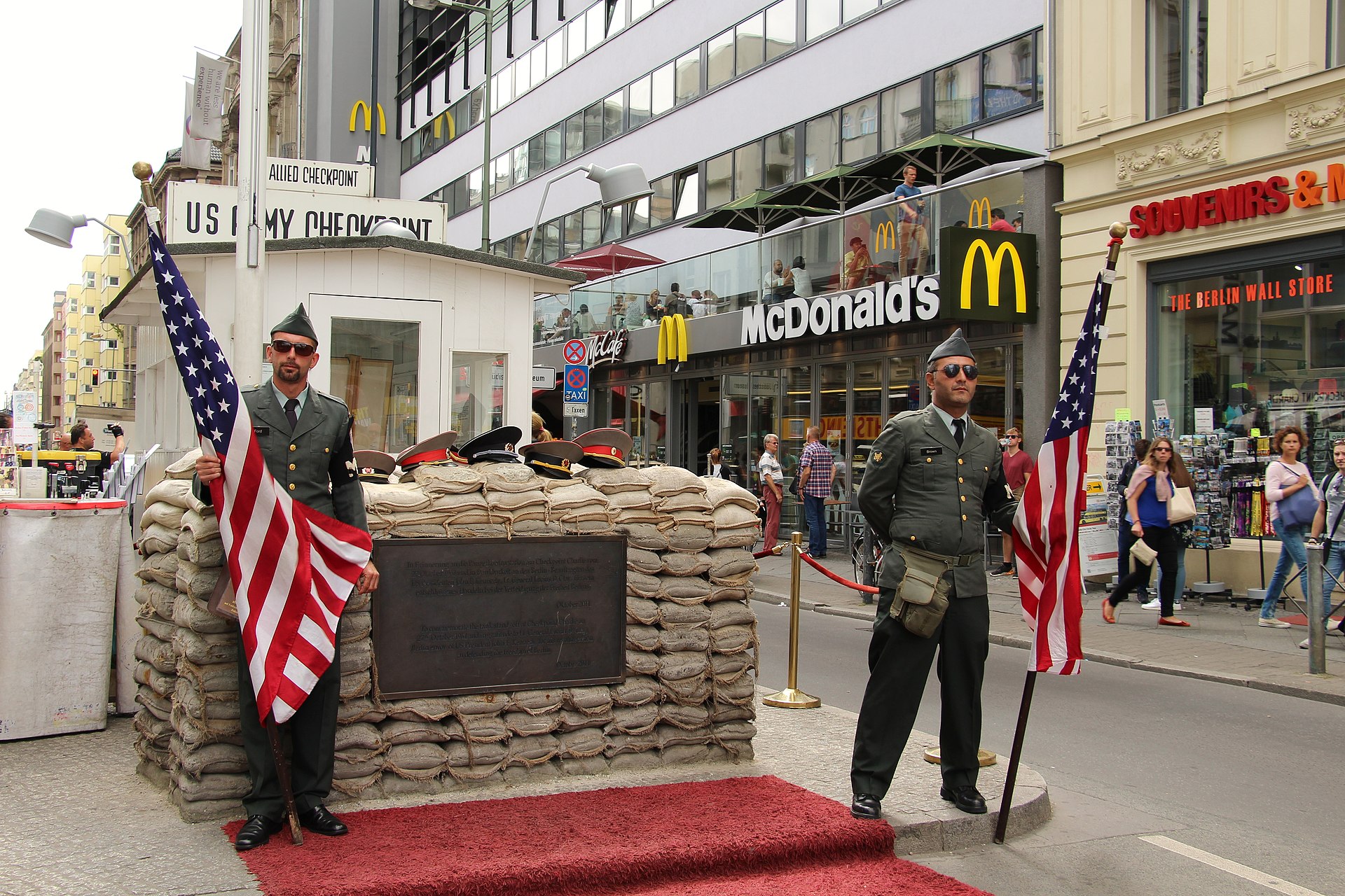 berlin checkpointcharlie 2