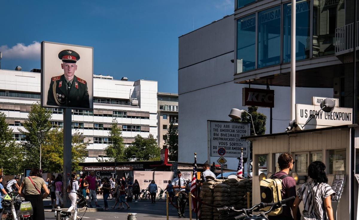 berlino charlie checkpoint capitale