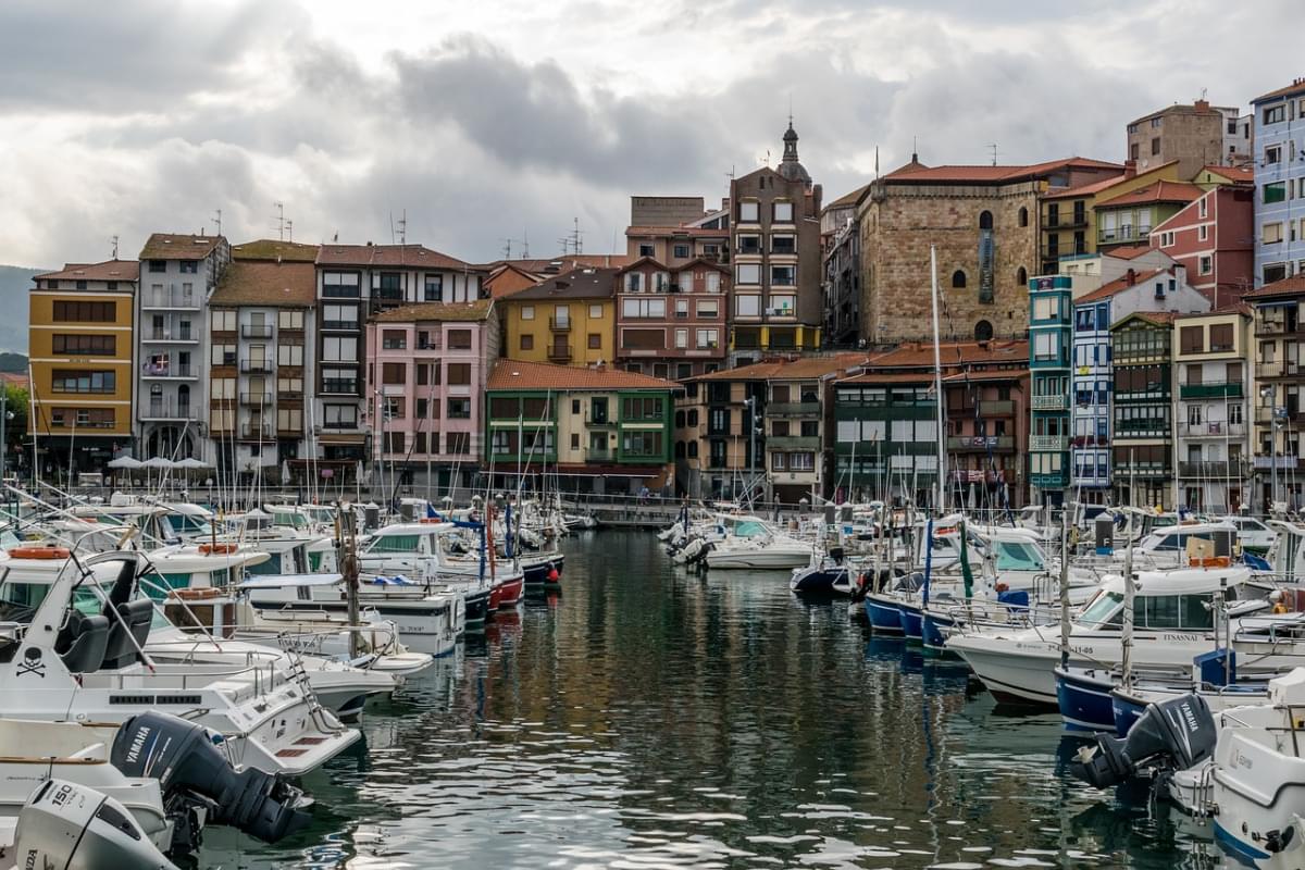 bermeo vizcaya porta mare barche