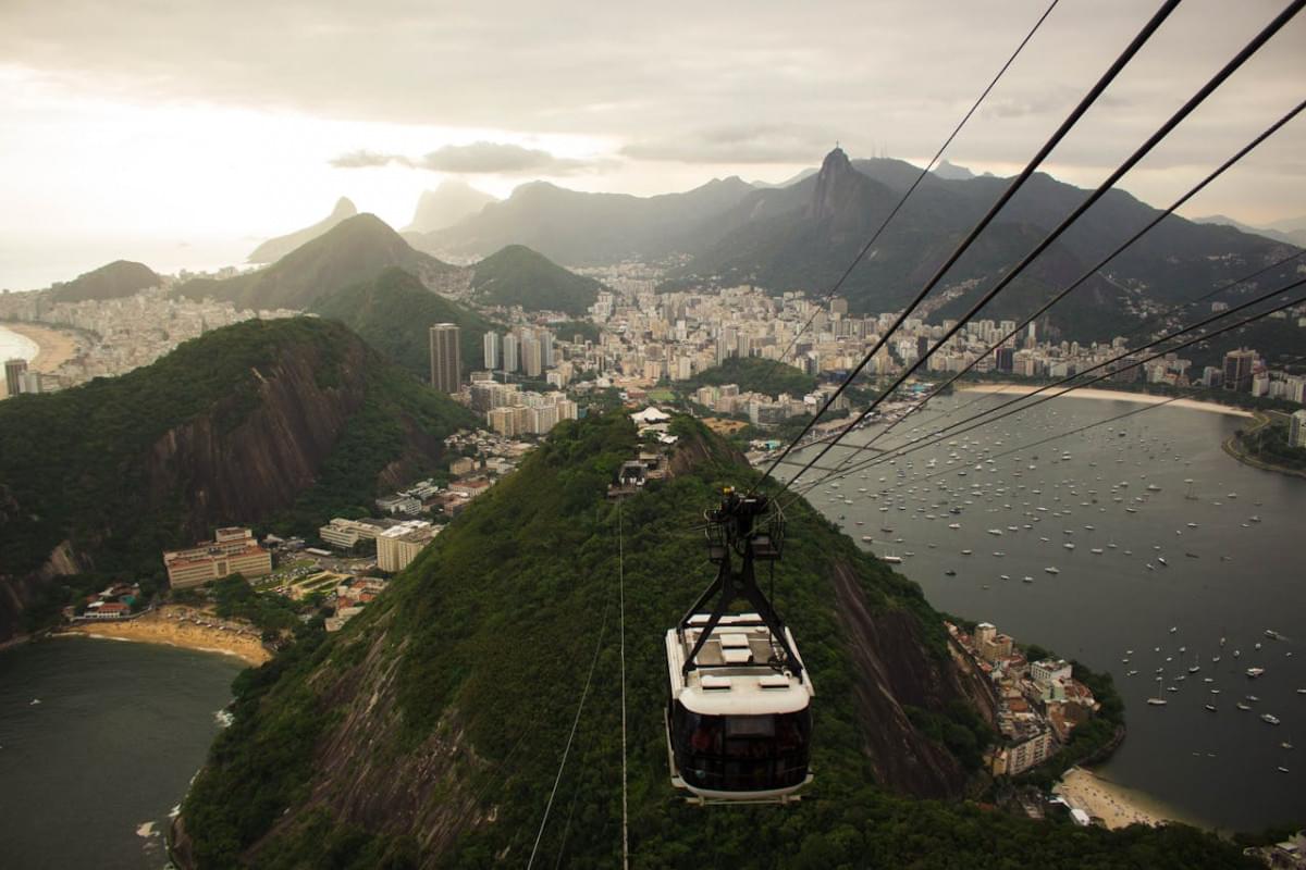 black and white cable car 1