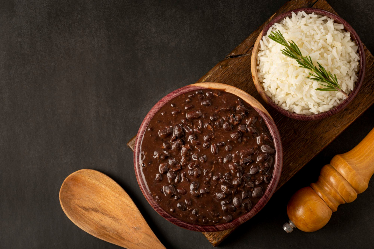 black beans rice wooden bowl