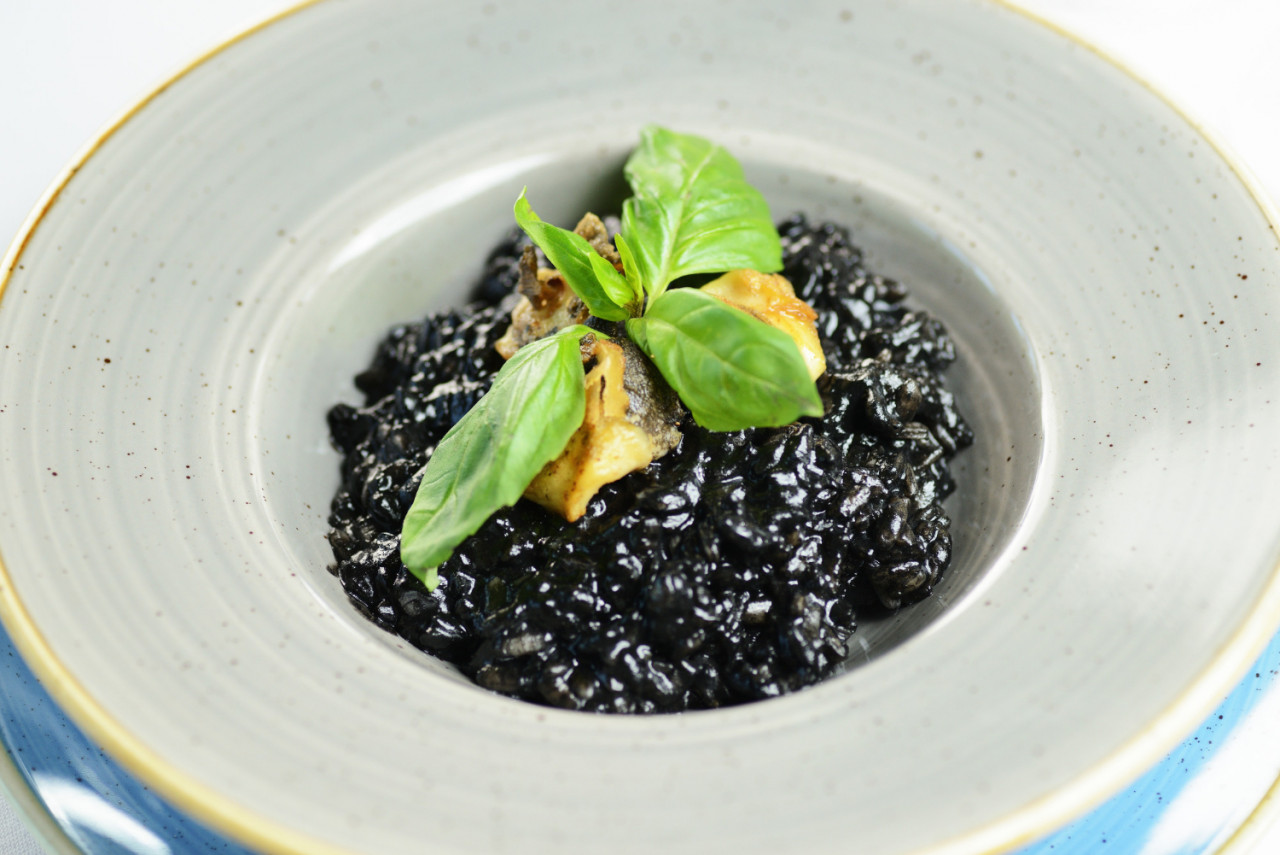 black rice risotto with fish basil 1