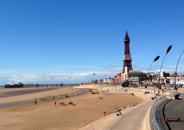 blackpool torre mare beach