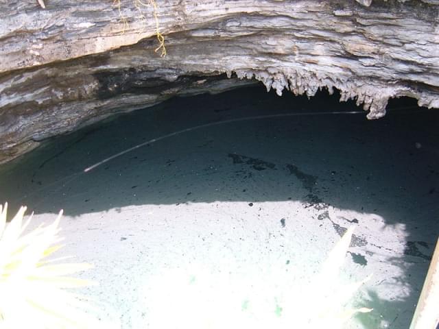 blue hole lucayan national park 1