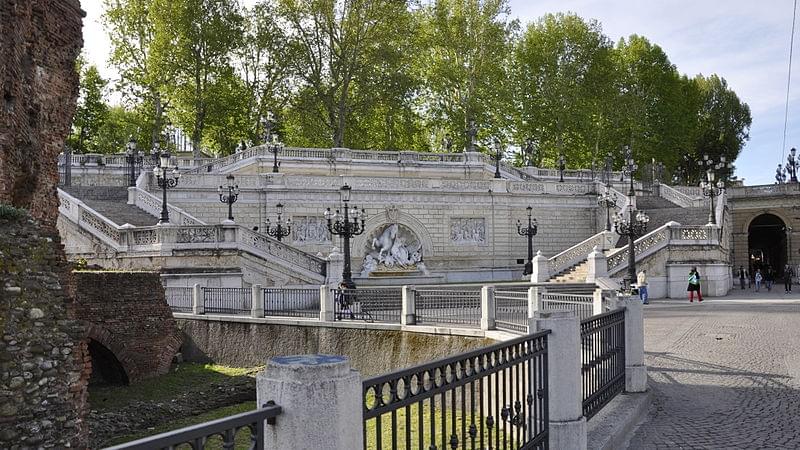 bologna parco scala montagnola