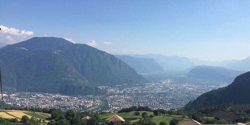 bolzano vista alto montagne