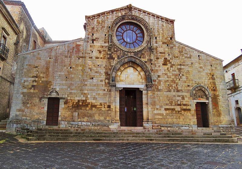 bovino facciata del duomo