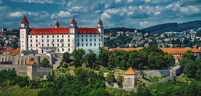 vista sul castello di bratislava