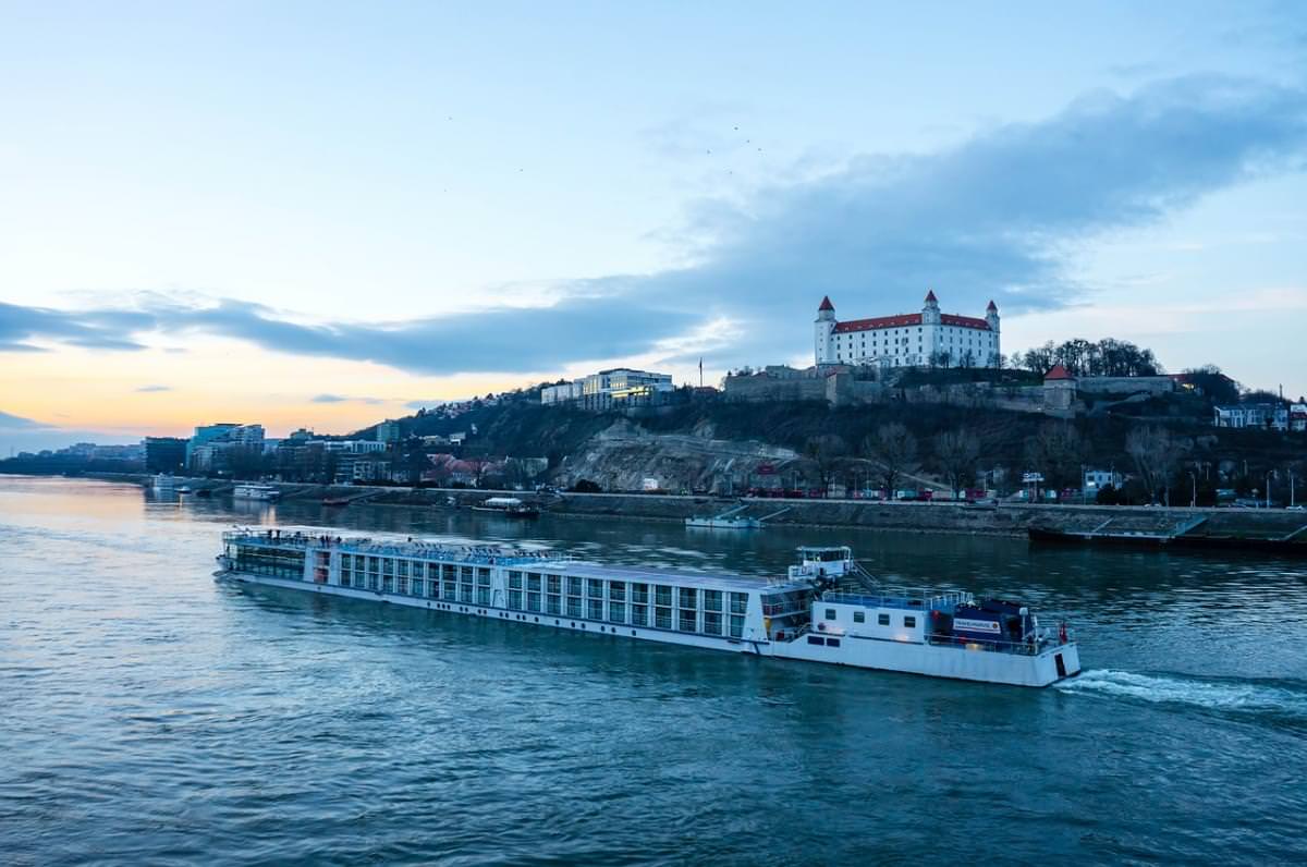 bratislava letto del fiume